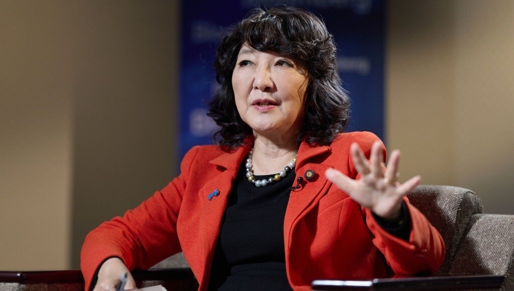 Yen Rises After Japan Warns of Possible Intervention