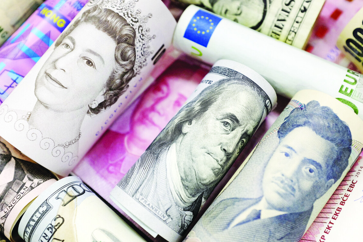 Dollar Strengthens Against Yen After BOJ Signals Tightening