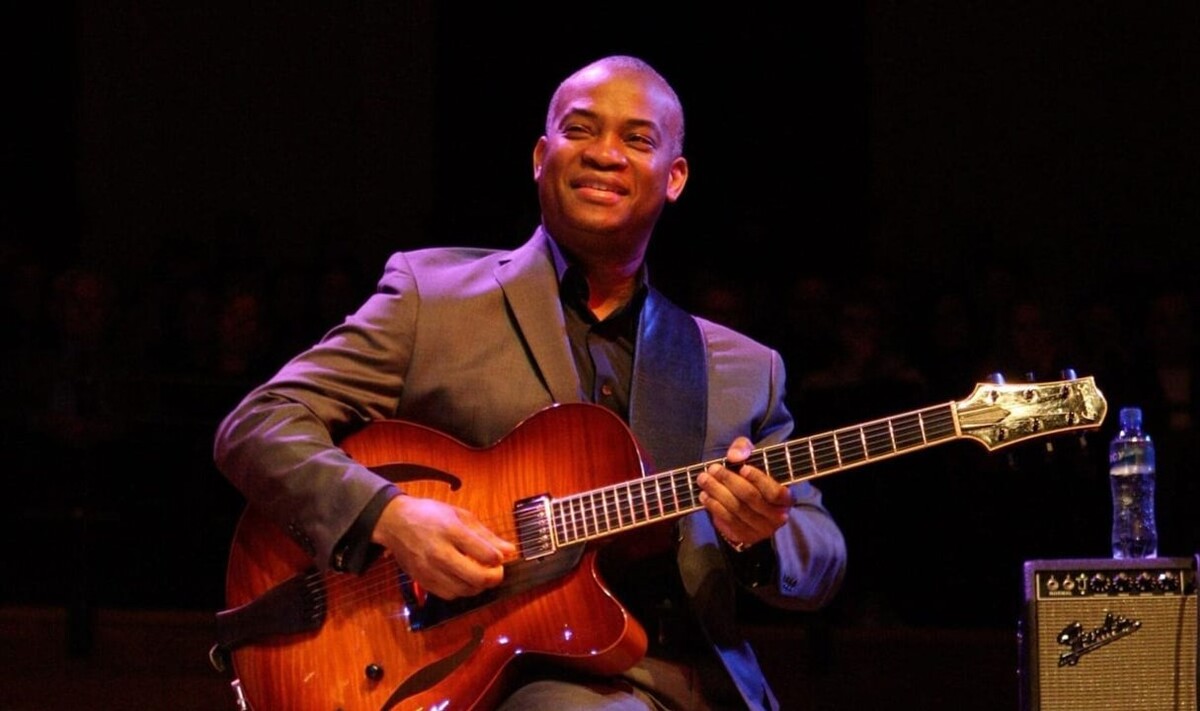 Дань уважения джазовому гитаристу Расселу Мэлоуну