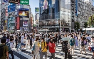 Япония отменяет спорную программу поощрения брака