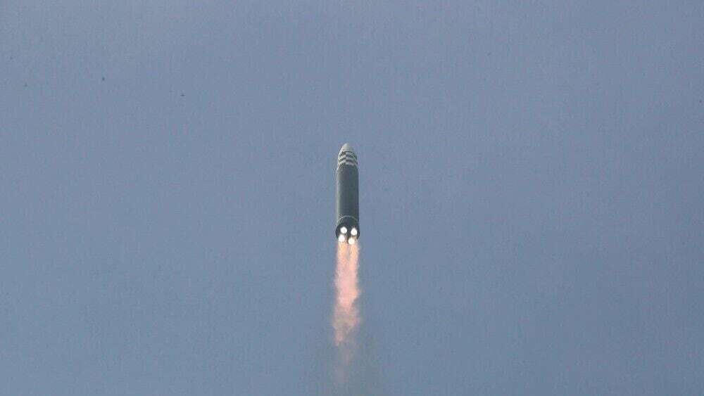 Японское правительство активировало систему оповещения на Окинаве после запуска ракеты КНДР