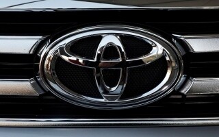 Toyota сохраняет мировое лидерство по продажам несмотря на снижение