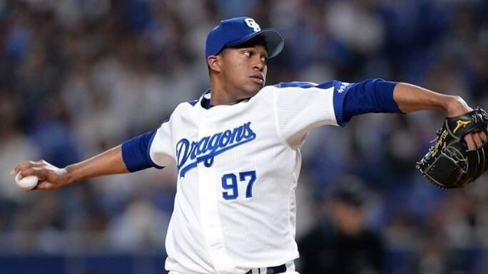 Кубинец Райдель Мартинес: лидер по спасениям в японском бейсболе