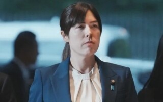 Japanese Minister Apologizes for Sprinting Down the Street Over a 5-Minute Delay