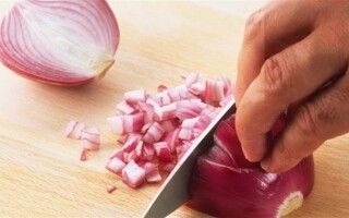 Japanese Scientists Develop Tearless Onion