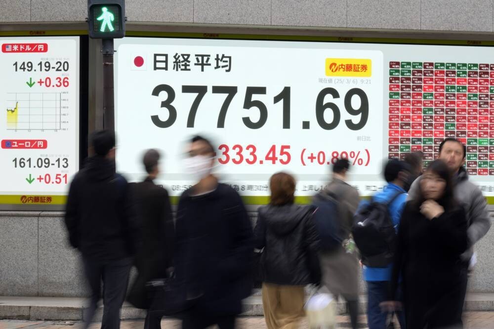 Nikkei Index Drops Over 2%