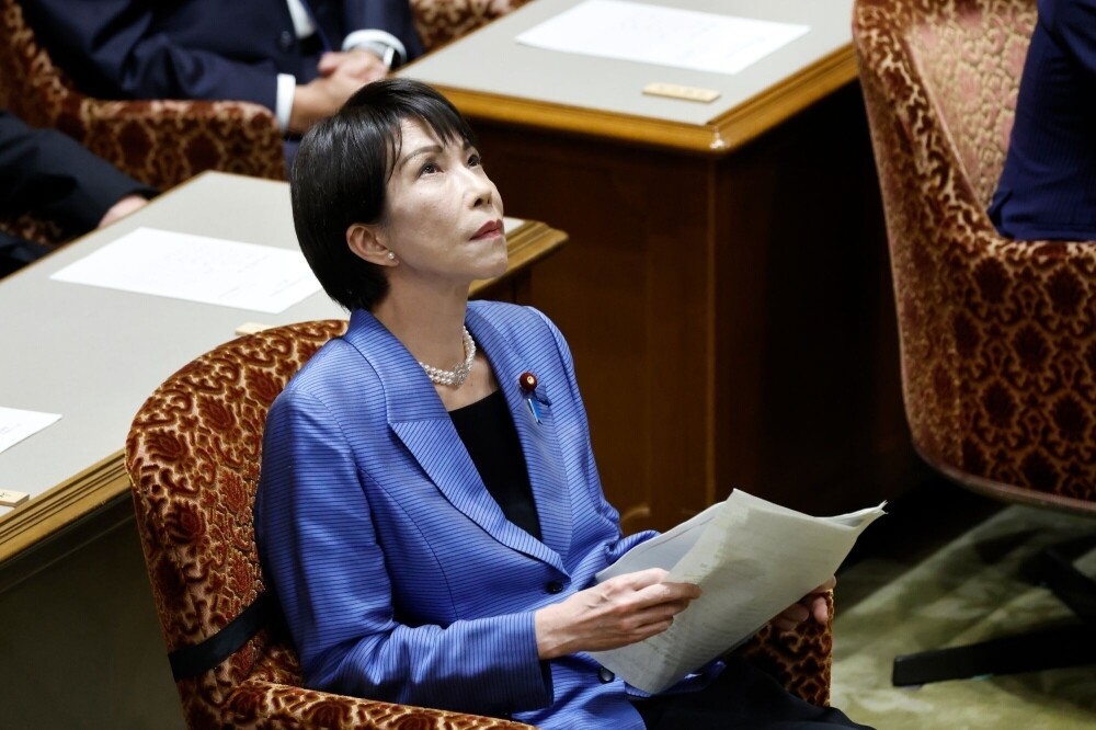 Japan Plans New Bonds for Larger Economic Package