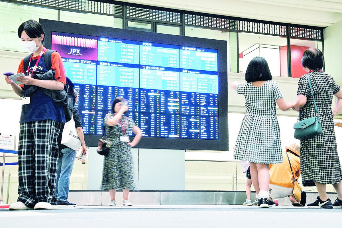 Индекс Никкей падает шестую подряд сессию