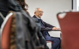 Японский пенсионер создает приложения для помощи пожилым людям