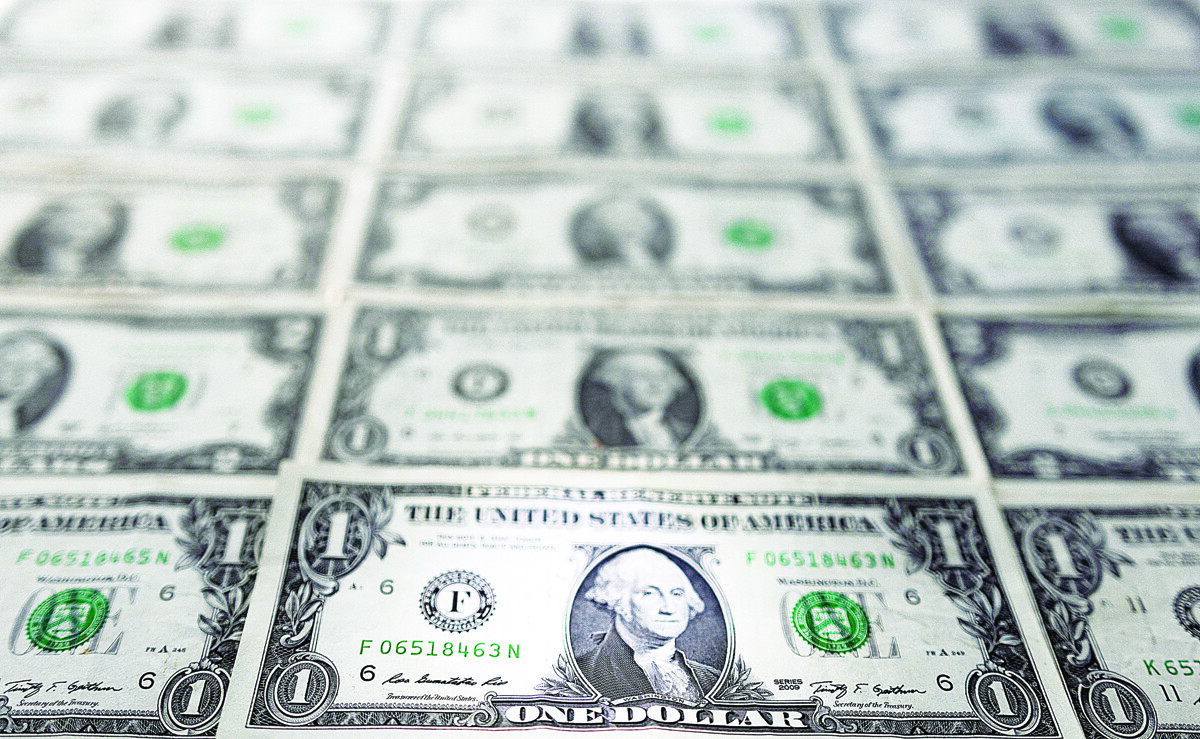 Иена упала до минимального уровня за два месяца на фоне силы доллара