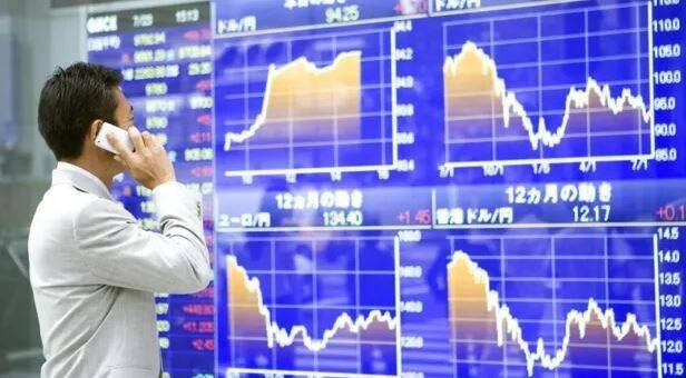 Nikkei Hits Record High as Yen Plunges