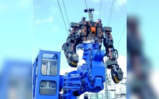 Японская железнодорожная компания представляет робота 'злодейского' вида для обслуживания