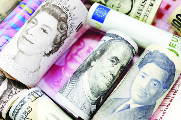 Dollar Strengthens Against Yen After BOJ Signals Tightening