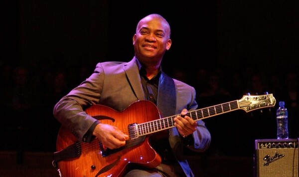 Дань уважения джазовому гитаристу Расселу Мэлоуну