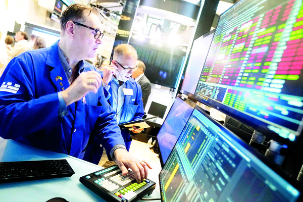 Индекс Никкей восстанавливается на фоне осторожности центрального банка