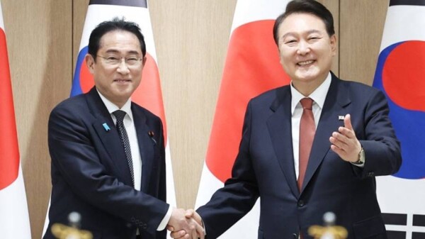 Японский премьер-министр встретится с президентом Южной Кореи в Сеуле