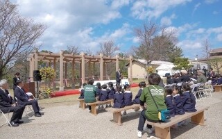 UAE Pavilion Gifts Wooden Structure to Tottori Prefecture