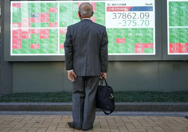 Japanese Stocks Fluctuate Amid Diplomatic Tensions